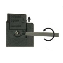 打開(kāi)保護(hù)蓋,調(diào)節(jié)設(shè)定點(diǎn)螺絲